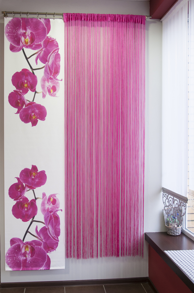 kolorowy panel w kwiaty z różowymi makaronami